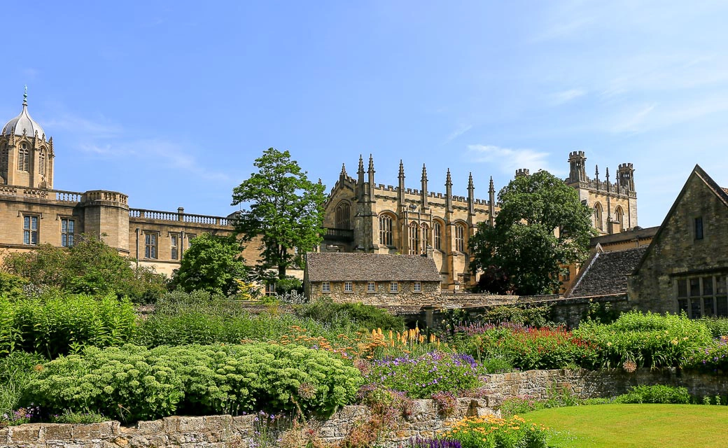 牛津大学