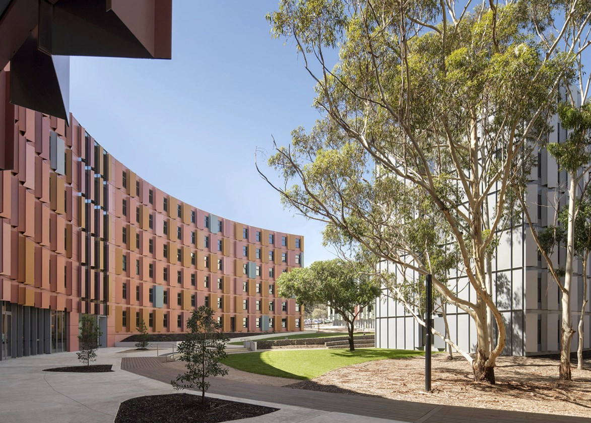 澳洲拉伯筹大学