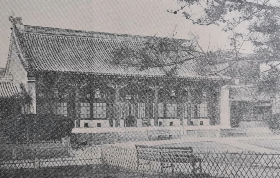 比利时科学艺术大学学院