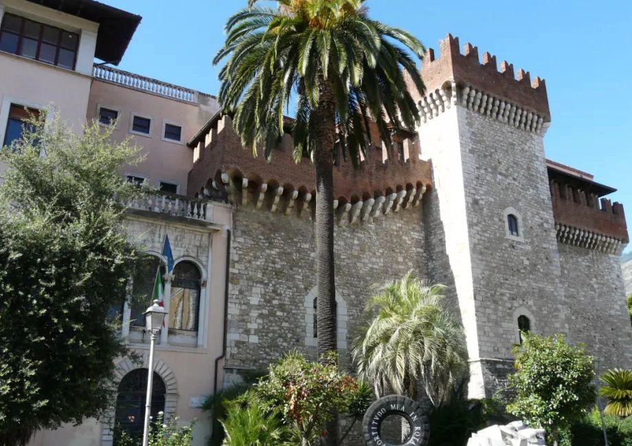 卡拉拉美术学院